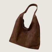 Tote Carafori sofisticado em camurça premium. Ideal para ombro, versátil e elegante para qualquer ocasião.