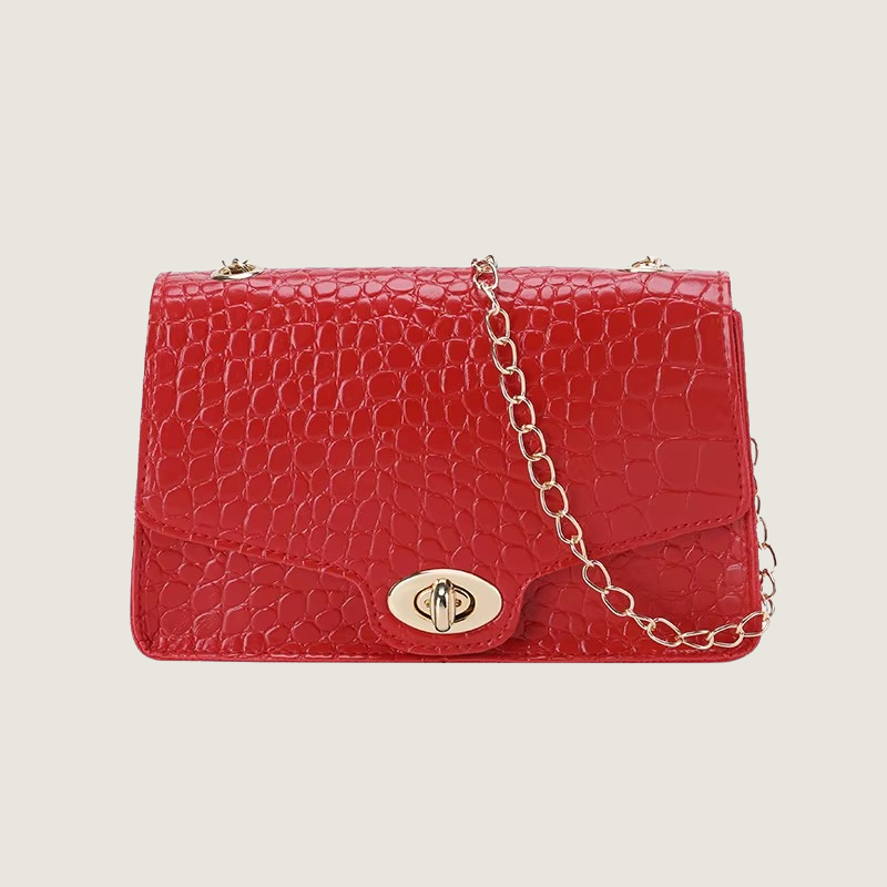 Bolsa Carafori pequena em couro preto, design luxuoso e versátil para ombro ou tiracolo.