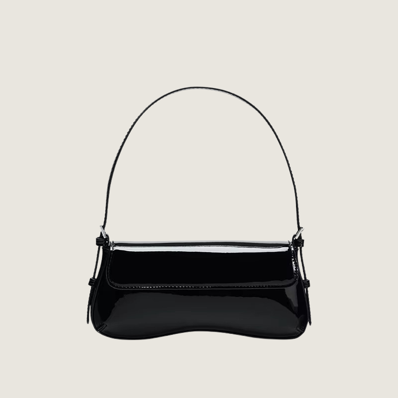 Bolsa baguette preta Carafori, estilo retrô refinado, perfeita para ombro ou transversal.