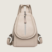 A Carafori Allegra é a escolha perfeita para quem valoriza versatilidade e requinte. Pode ser usada como bolsa de ombro, de peito ou mochila elegante, sempre com sofisticação e design atemporal.