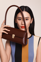 Carafori Ella Bolsa Elegance, exclusividade em formato moderno, com linhas minimalistas e acabamento artesanal refinado.