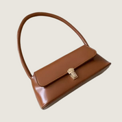 Bolsa Transversal Carafori Ella, prática e elegante, com interior funcional e design premium para acompanhar todas as ocasiões.
